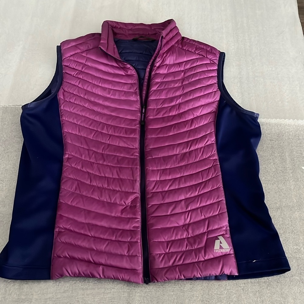 Eddie Bauer Women's Purple and Navy Vest